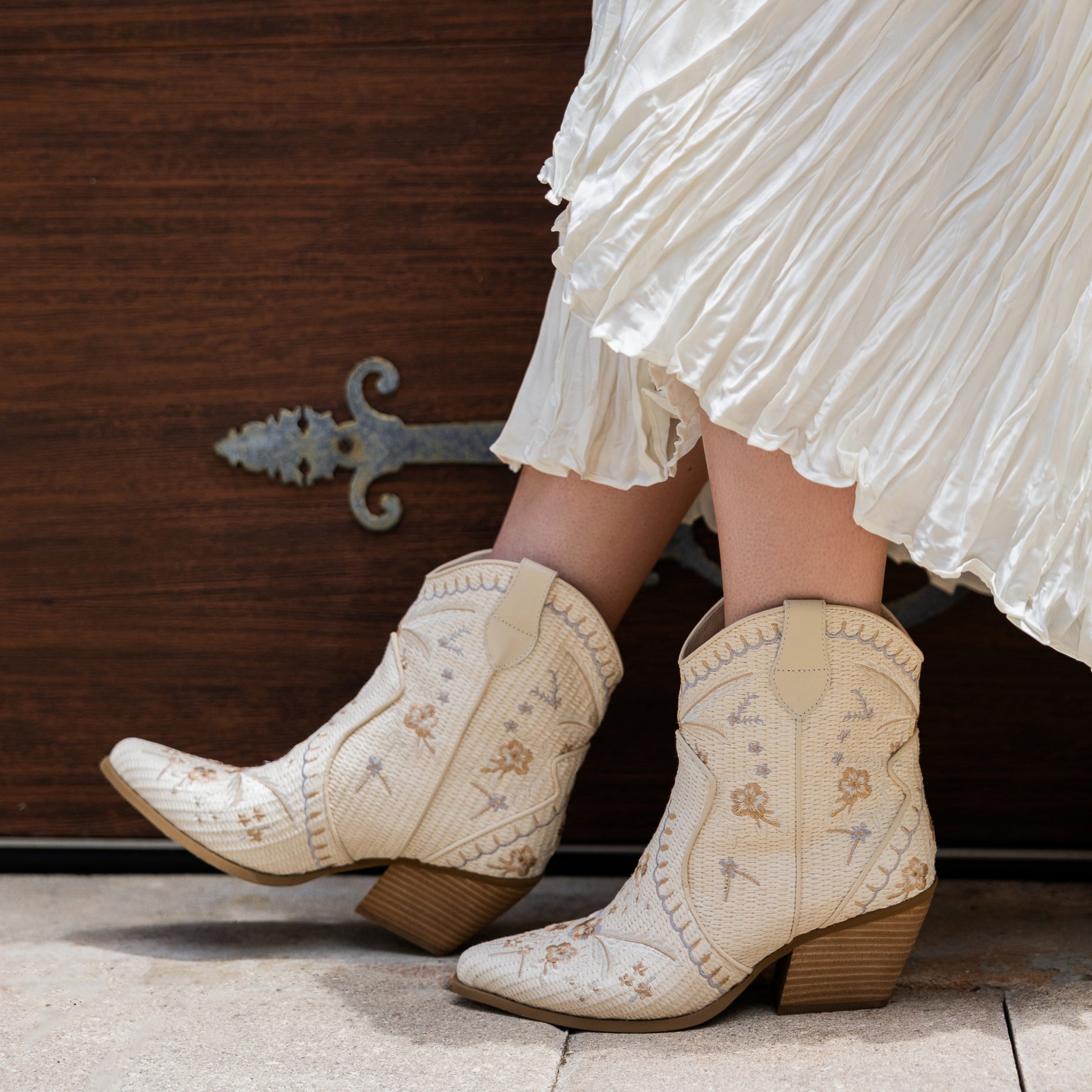 BONE RAFFIA